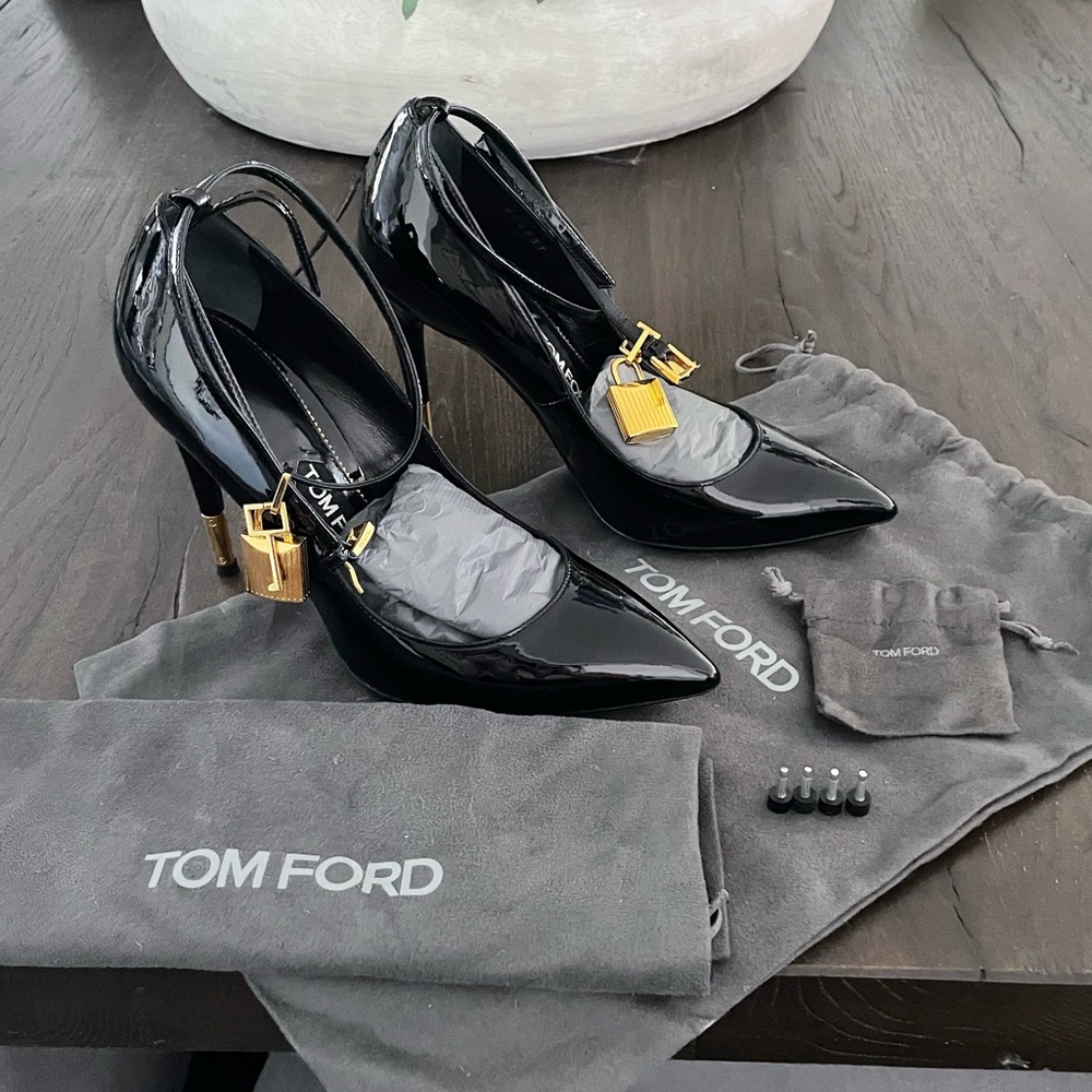Tom Ford Padlock Ankle Wrap Leather Pump